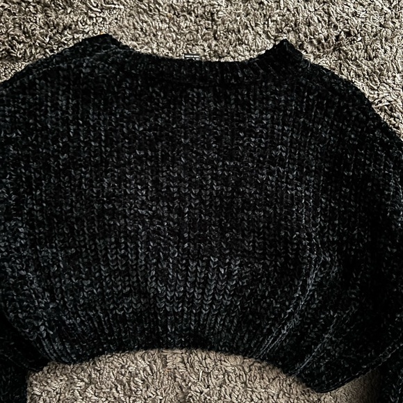 Forever 21 Black Knit Velvet Cropped Long Sleeve Top Size Medium - Picture 4 of 4